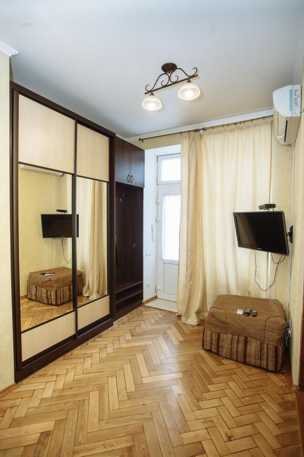 Halytska Apartment Lviv Ngoại thất bức ảnh